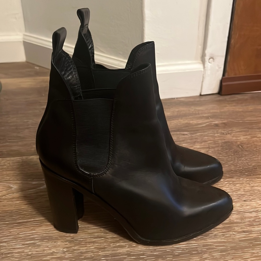 Rag & Bone black leather Stanton Chelsea Boots (Hard to Find!)